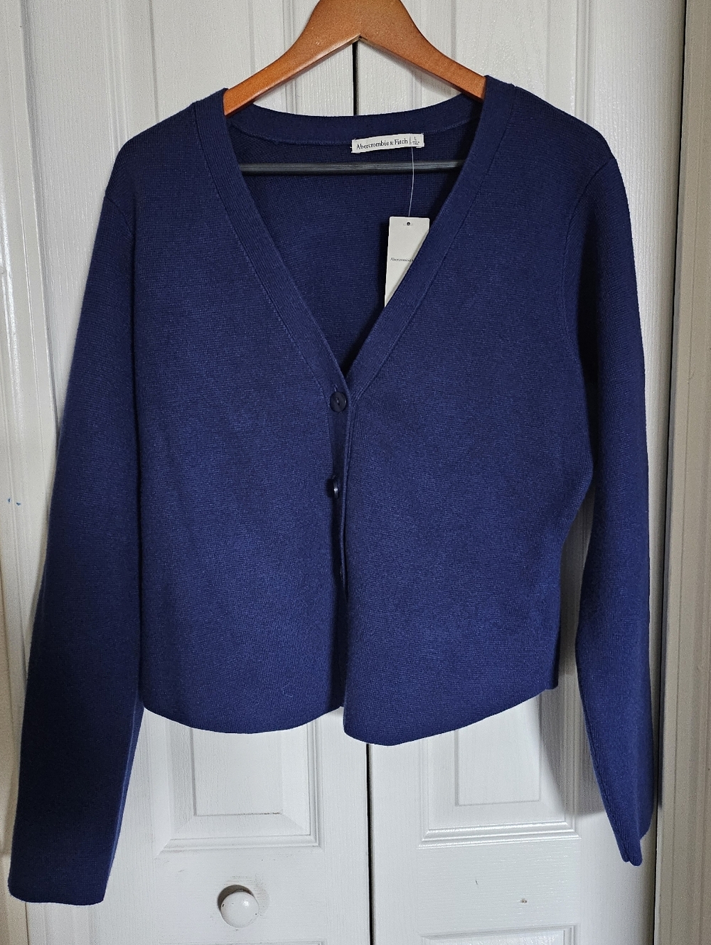 Abercrombie & Fitch Women L Blue Cardigan V Neck Button Knit Sweater NWT - Picture 4 of 13